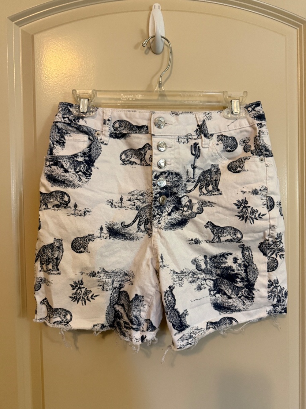 Wild Fable white cut off shorts blue animal toile print